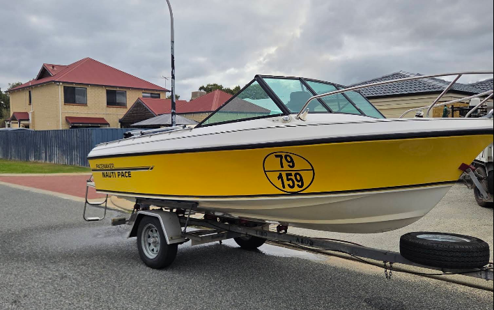 Customer round boat rego sticker example — 3